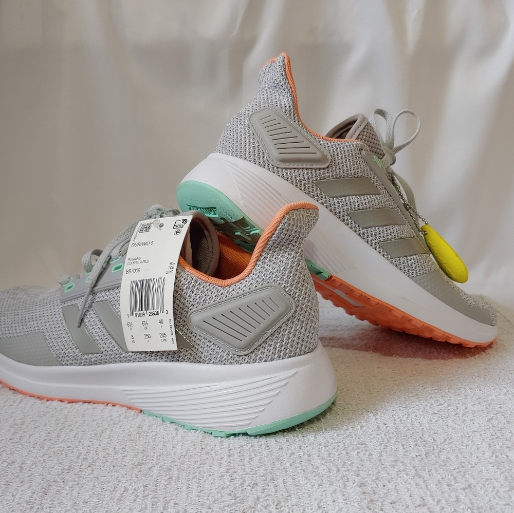 Women's running shoe